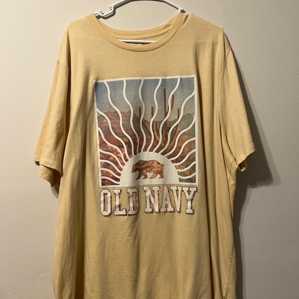 Old Navy Beige Graphic Tee for Men